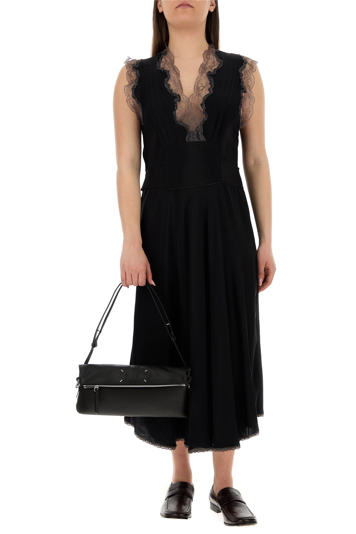 2000017672526-2000018136997